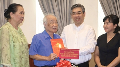 Ho Chi Minh City honors outstanding artists