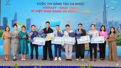VinFast décerne le prix du concours d'écriture de chansons « VinFast - Aspiration pour un Vietnam vert et fort »