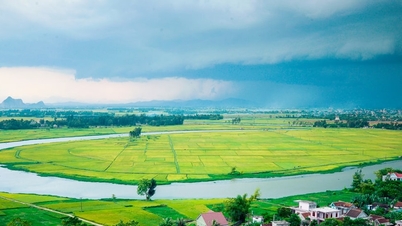 Dự báo thời tiết Nghệ An ngày 18/10: Vùng núi và trung du có mưa dông, đề phòng tố lốc