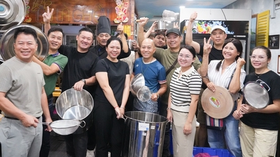 Přijďte na vietnamský festival Pho, abyste si pochutnali na Pho Thin a Pho Khoe a podívali se na paní, která prodává voňavé pho pečené na bylinkách.