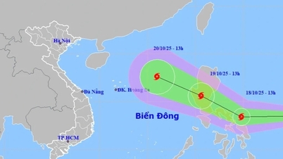 10월 18일 저녁 열대저기압이 폭풍으로 발달할 가능성이 높다.