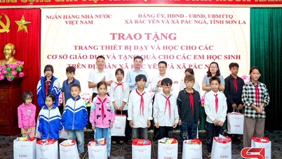 Ngân hàng Nhà nước Việt Nam tặng quà các trường học xã Bắc Yên và Pắc Ngà
