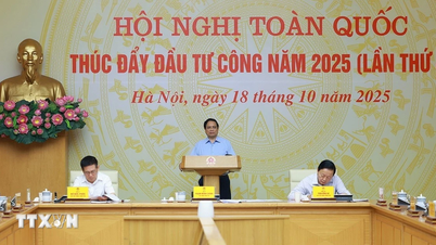 El primer ministro Pham Minh Chinh preside una conferencia para promover el desembolso de capital de inversión pública.