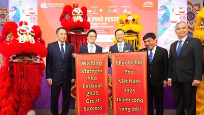 Singapore's Minister of Defense: The trip is not complete if I haven't enjoyed a delicious bowl of pho