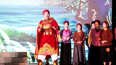 Nghệ sĩ sân khấu sau cánh màn nhung
