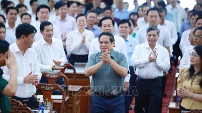 Perdana Menteri bertemu dengan para pemilih dan pemimpin komune dan distrik di kota Can Tho