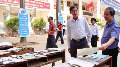 ລັດ​ຖະ​ມົນ​ຕີ​ກະ​ຊວງ​ສຶກ​ສາ​ທິ​ການ​ໄດ້​ຮຽກ​ຮ້ອງ​ໃຫ້​ບັນ​ດາ​ປື້ມ​ແບບ​ຮຽນ​ທີ່​ຂາດ​ຫາຍ​ໄປ​ຢ່າງ​ພຽງ​ພໍ​ໃຫ້​ບັນ​ດາ​ນັກ​ສຶກ​ສາ ໄທ ຫງວຽນ