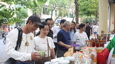 Lam Dong assiste à la foire d'automne de Hanoi