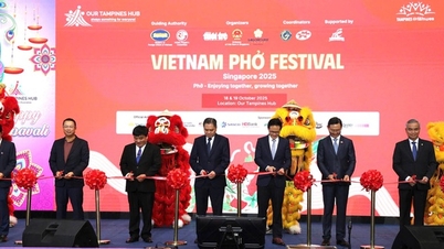 ກຸ່ມ​ນັກ​ທ່ອງ​ທ່ຽວ​ໄຊ​ງ່ອນ​ຮ່ວມ​ມື​ກັບ​ໜັງ​ສື​ພິມ Tuoi Tre ຮ່ວມ​ມື​ຈັດ​ຕັ້ງ “ງານ​ບຸນ​ຫວຽດ​ນາມ 2025” ຢູ່ ສິງ​ກະ​ໂປ