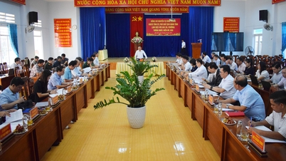 Der stellvertretende Vorsitzende des Volkskomitees der Provinz, Nguyen Tu Cong Hoang, arbeitet nach der Fusion mit Gemeinden und Bezirken zusammen.
