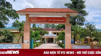 Female vice principal suspended from work after 40 students suspected of poisoning