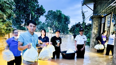 អាហារក្តៅៗ ក្នុងថ្ងៃលិចទឹក...