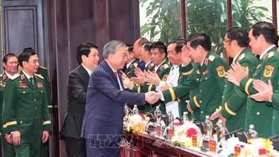 Tổng Bí thư và Chủ tịch nước dự Phiên bế mạc Đại hội Đảng bộ Quân đội lần thứ XII