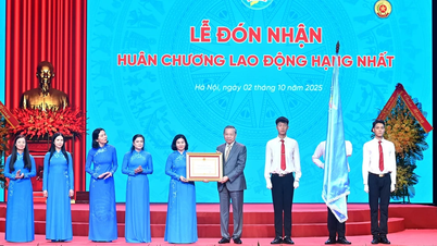 [Foto] Generalsekretär To Lam nimmt am 95. Jahrestag der Gründung der Vietnam Women's Union teil