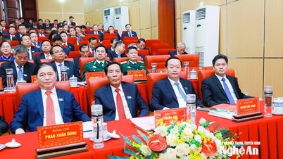Setiausaha Parti Wilayah Nghe An menghadiri Kongres ke-20 Jawatankuasa Parti Wilayah Ha Tinh, penggal 2025-2030
