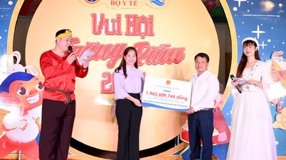 ជិត២ពាន់លានដុងសម្រាប់កុមារក្នុងកាលៈទេសៈពិសេស និងលំបាកនៅខេត្ត Tuyen Quang ក្នុងឱកាសពិធីបុណ្យពាក់កណ្តាលរដូវស្លឹកឈើជ្រុះ