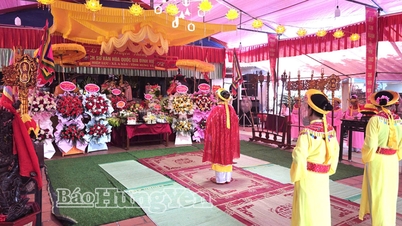 ពិធីបុណ្យប្រពៃណី ផ្ទះឃុំ Hiep Luc ឃុំ A Sao