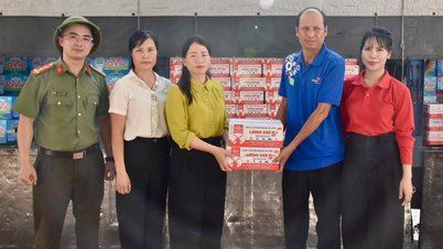 Received 15 tons of goods to support people in flood-affected areas
