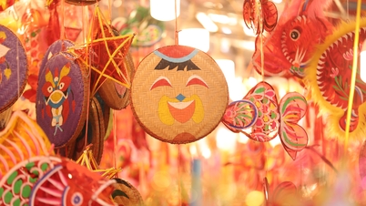 Colorful Mid-Autumn Festival in Hanoi's Old Quarter