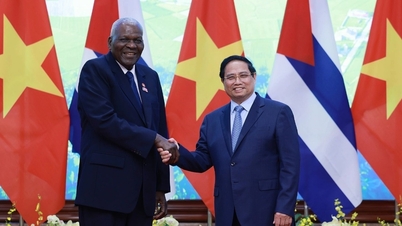 នាយក​រដ្ឋមន្ត្រី​ចែករំលែក​ជាមួយ​នឹង​មេរៀន​របស់​គុយបា​វៀត​ណាម​អំពី​ការ​បង្កើត​ថ្មី បើក​ចំហ និង​សមាហរណកម្ម