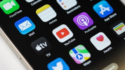 YouTube App Gets a Makeover: Handy or Confusing?