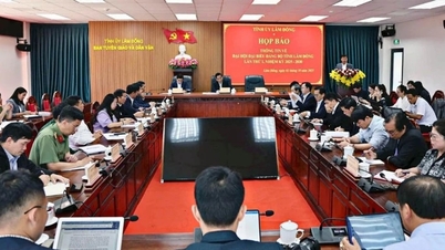 Lam Dong digitizes documents at the Provincial Party Congress...