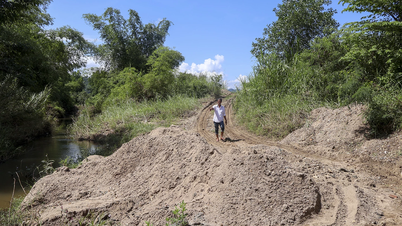 Illegal sand mining recurs in Dong Gang stream