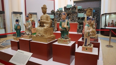 古代サイゴンの陶器像 – 街の中心部にある文化遺産