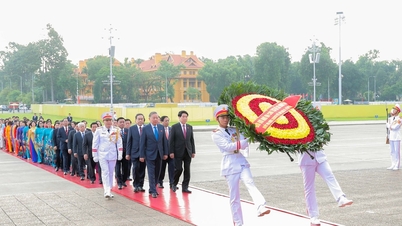 Lãnh đạo Đảng, Nhà nước vào lăng viếng Chủ tịch Hồ Chí Minh nhân dịp Kỳ họp thứ Mười, Quốc hội Khóa XV