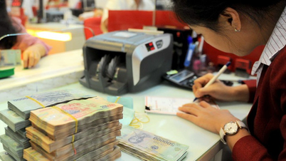 Mỗi tháng có thêm 100.000 tỉ đồng tiền tiết kiệm gửi vào ngân hàng