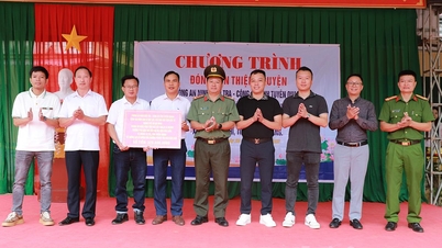 ໜູນ​ຊ່ວຍ 320 ລ້ານ​ດົ່ງ​ໃຫ້​ບັນດາ​ໂຮງຮຽນ​ຢູ່​ຕາ​ແສງ ຮ່ວາງ​ຊູ​ພີ ​ເພື່ອ​ແກ້​ໄຂ​ຜົນ​ສະທ້ອນ​ຈາກ​ພາຍຸ.