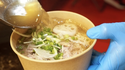 Pho teratai, nasi dingin, dan saus ikan milik ekspatriat Vietnam di Singapura