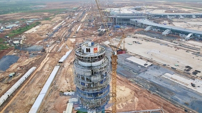 Preparando-se para o segundo voo de calibração no Aeroporto Internacional de Long Thanh