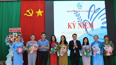 Die Frauenunion der Kommune Hiep Thanh feiert den 95. Jahrestag der Gründung der Vietnam Women's Union