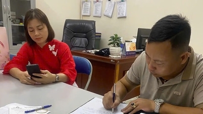 Devolveu mais de 25 milhões de VND aos passageiros que os deixaram no trem Hanói - Lao Cai