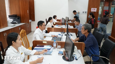 Da Nang terus mengirimkan pegawai negeri sipil dan pegawai negeri untuk mendukung daerah-daerah.
