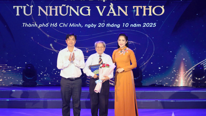 Hommage aux 50 ans de Ho Chi Minh-Ville à travers la mélodie des poèmes