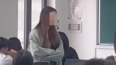 Studente kreeg ruzie met leraar toen ze eraan herinnerd werd om noedels te eten in de klas