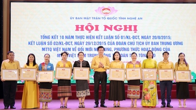 Viele herausragende Ergebnisse in 10 Jahren Umsetzung der Schlussfolgerungen des Zentralkomitees der Vietnamesischen Vaterländischen Front zur ethnischen und religiösen Arbeit in Nghe An