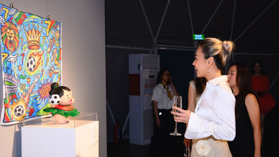 展覧会「喜びの世界 ベビーすもうこう」