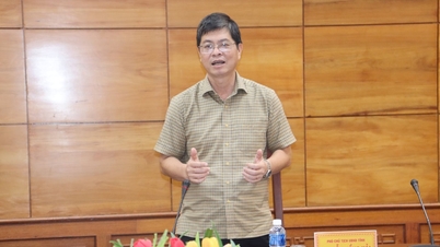 Místopředseda provinčního lidového výboru Lam Dong Nguyen Hong Hai uspořádal schůzi o ​​pokroku klíčových infrastrukturních projektů.
