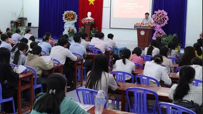 560 candidats ont participé au concours de recrutement des fonctionnaires du secteur de l'éducation à Ca Mau.