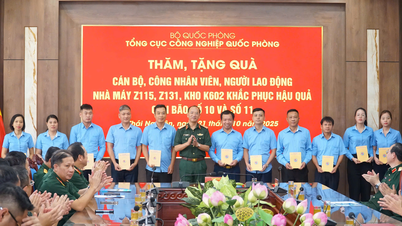 El Departamento General de la Industria de Defensa visita, entrega regalos y supera las consecuencias de las tormentas e inundaciones en la provincia de Thai Nguyen