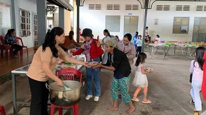 Bringing love to the poor, a teacher's story of 'giving'