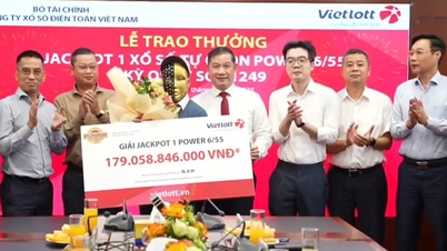 Homem de Da Nang recebe prêmio do jackpot Vietlott de mais de 179 bilhões