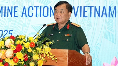 Le lieutenant-général Hoang Xuan Chien a demandé d'accélérer le processus visant à surmonter les conséquences des bombes et des mines.