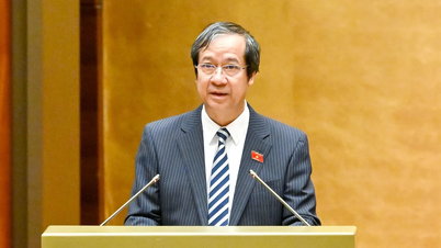 وزیر Nguyen Kim Son نے قومی اسمبلی کو تعلیم اور تربیت سے متعلق 3 مسودہ قوانین کی رپورٹ دی۔