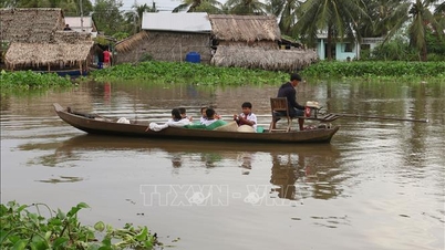 Perjalanan sulit mencari literasi bagi anak-anak di wilayah Delta Mekong