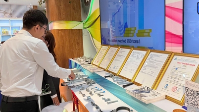 Pembukaan Pekan Perdagangan Mekanikal - Elektrikal - Teknologi Digital 2025 di Kota Ho Chi Minh