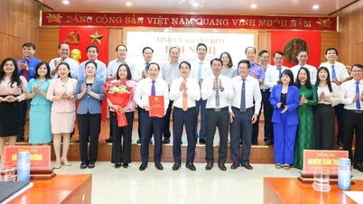 Khanh Hoa anuncia decisiones sobre el trabajo del personal